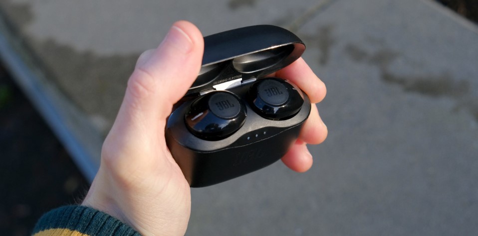 JBL Tune 125TWS True Wireless Earbuds Quick Start Guide