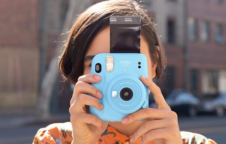 Read more about the article Fujifilm Instax Mini 11 Instant Camera User Guide